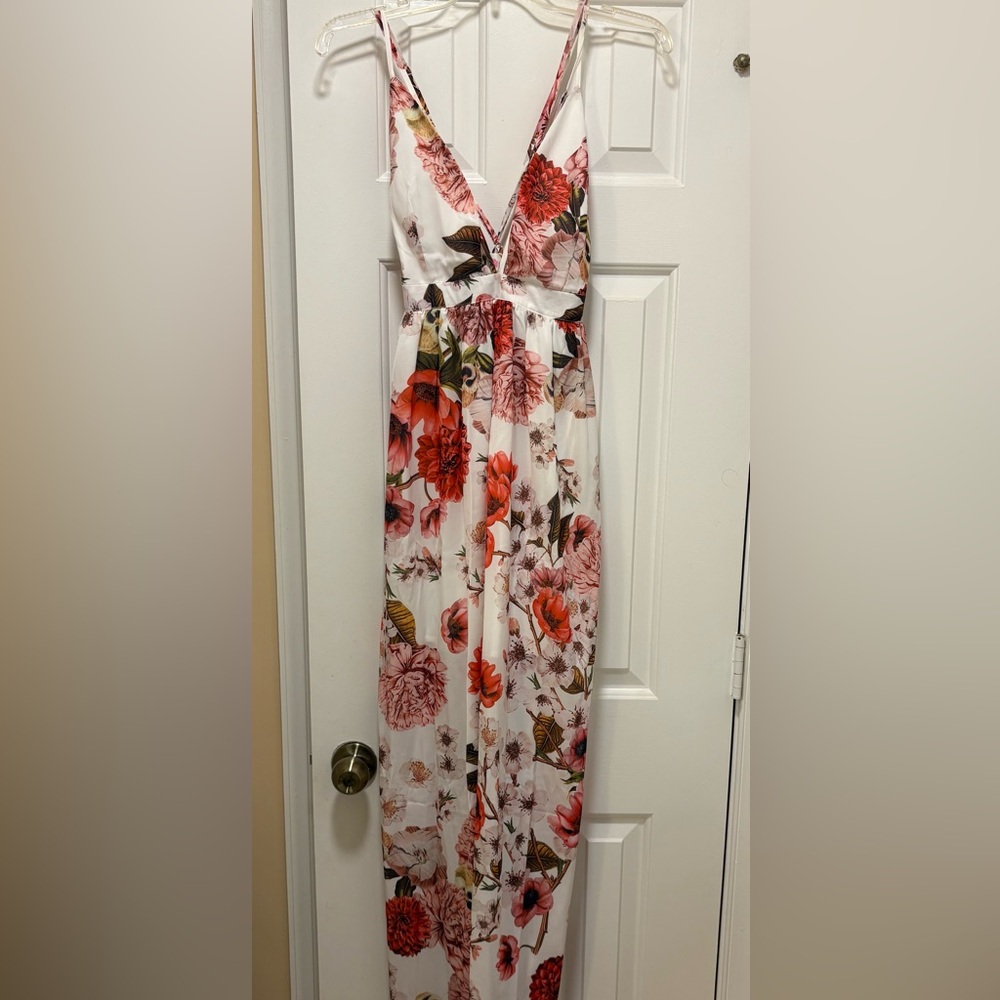 L'ATISTE White Maxi Dress with Red & Pink Floral Sz Small NWT